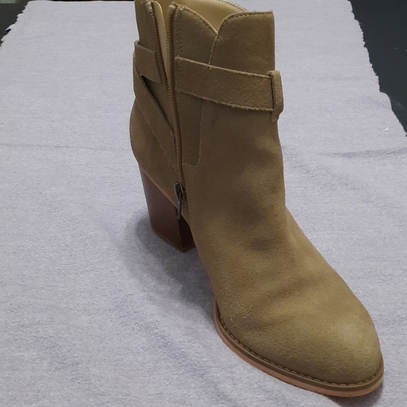 ANKLE boots - Picture 1 of 5
